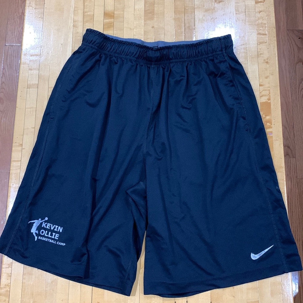 Nike basketball shorts, never worn. Great condition.